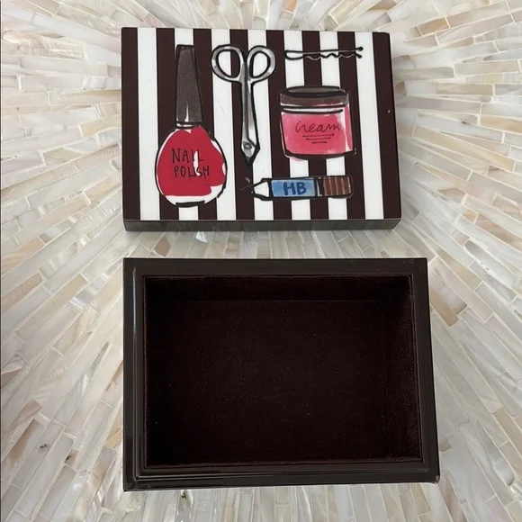 Henri Bendel beauty essentials box - Picture 8 of 9
